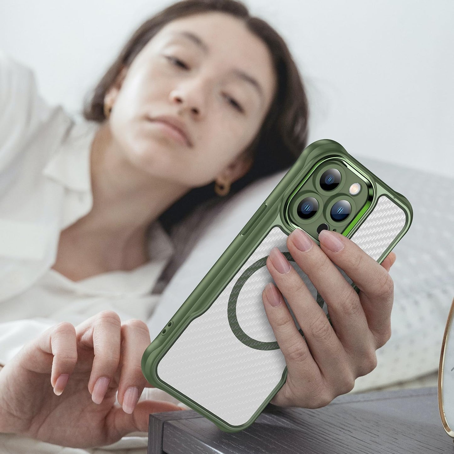 Magnetic carbon fibre case for iPhone 13 Pro, support wireless charging, carbon fibre shockproof slim case Purple